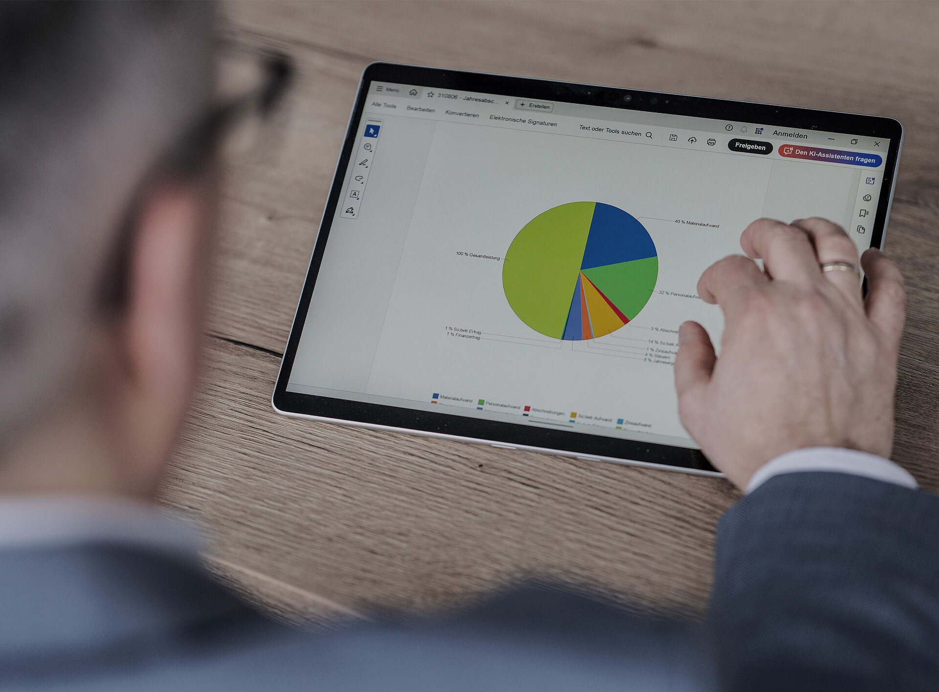 Eine Statistik auf einem Laptop