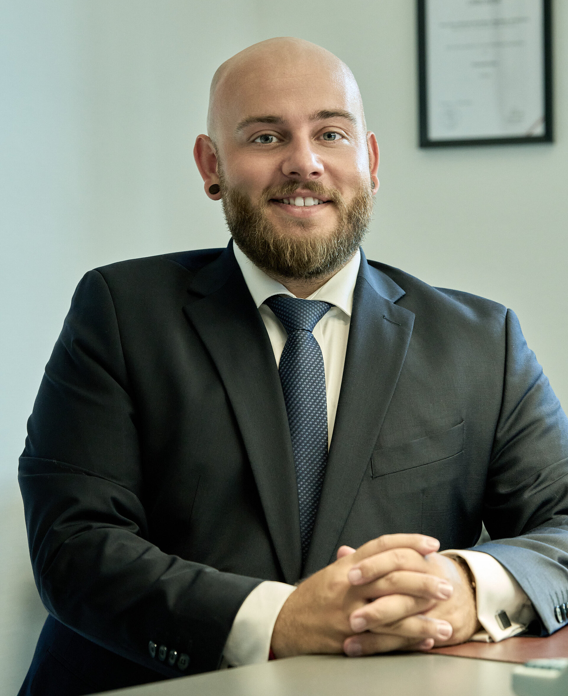 Portraitfoto Nico Schröbler